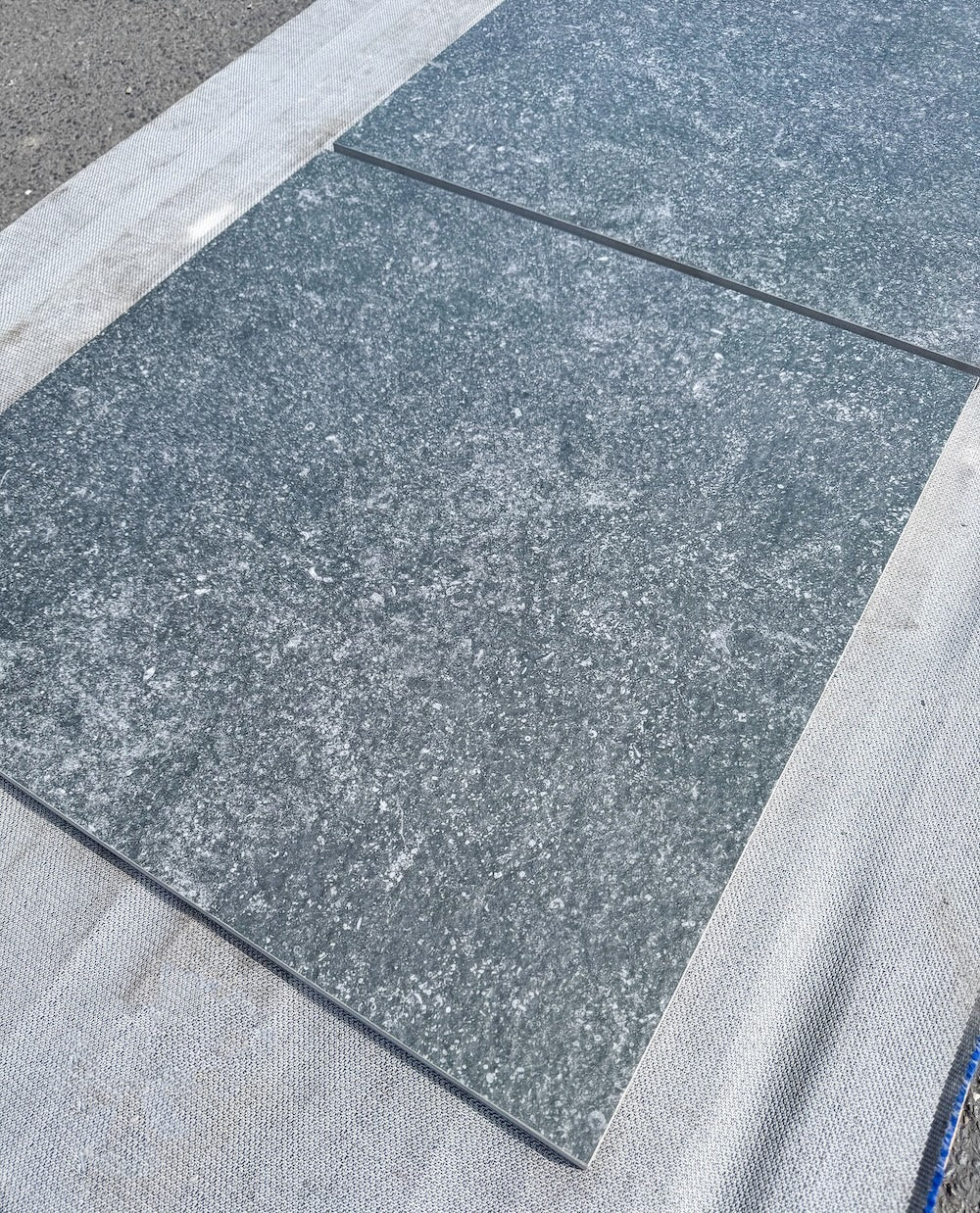 Black Scraped | 600x600x20mm | Keramiek