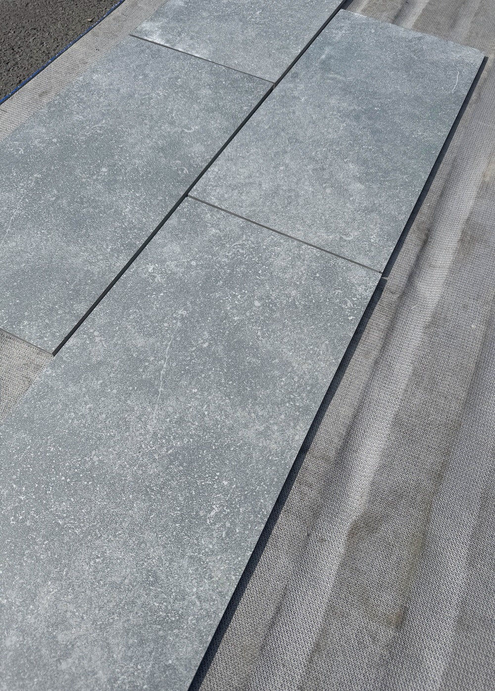 Belgian Stone Bumpy Grey | 297x600x10mm | Keramiek