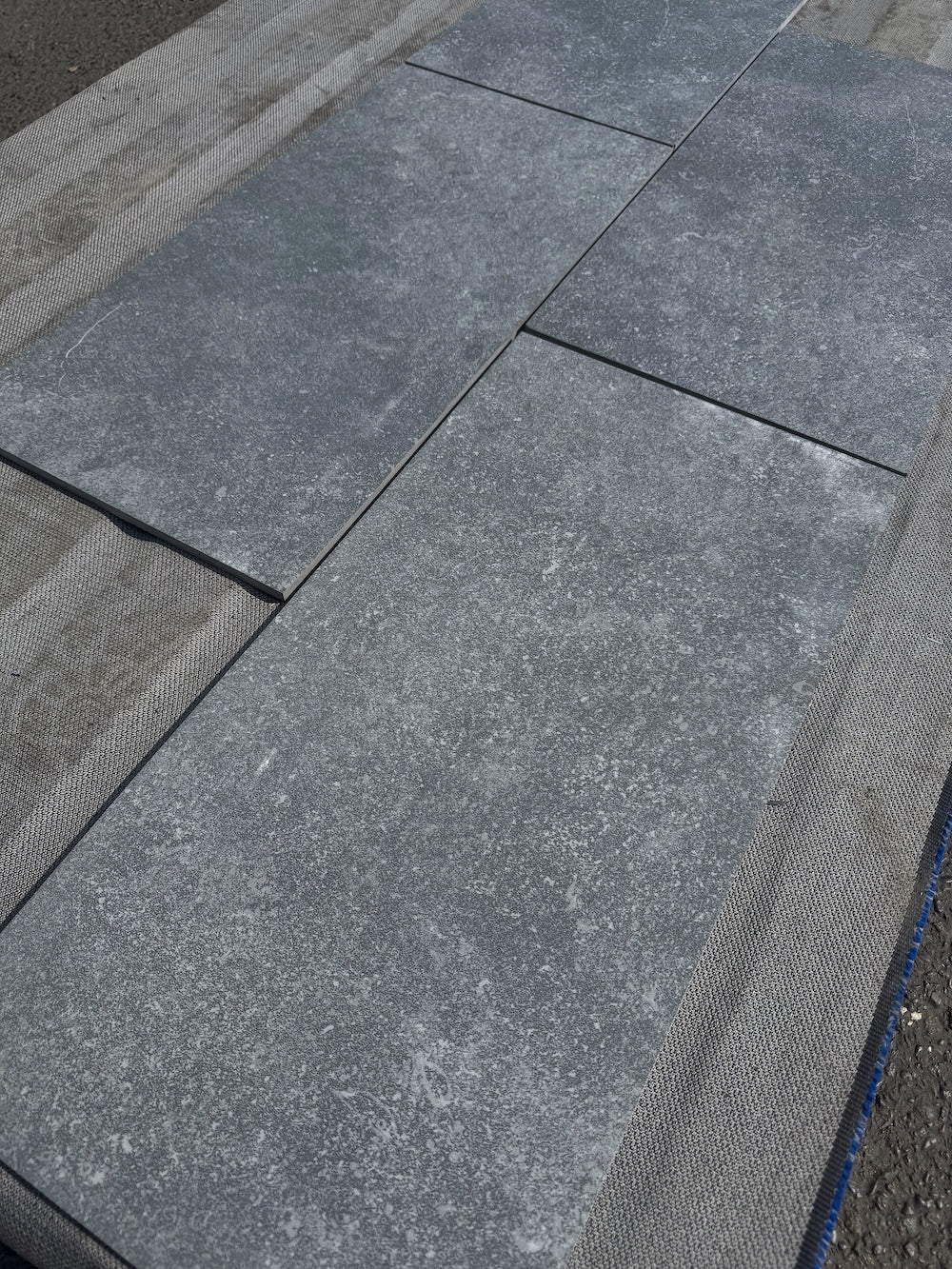 Belgian Stone Bumpy Grey | 297x600x10mm | Keramiek
